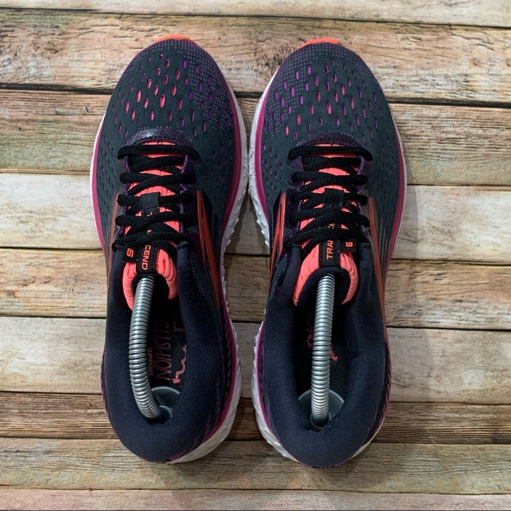 Brooks Transcend 6 Athletic Shoes - Picture 10 of 10